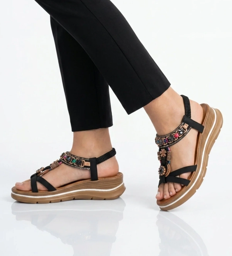 Voyager Beyaz Voyager Hakiki Deri Taş İşlemeli Kadın Sandalet B481 Z