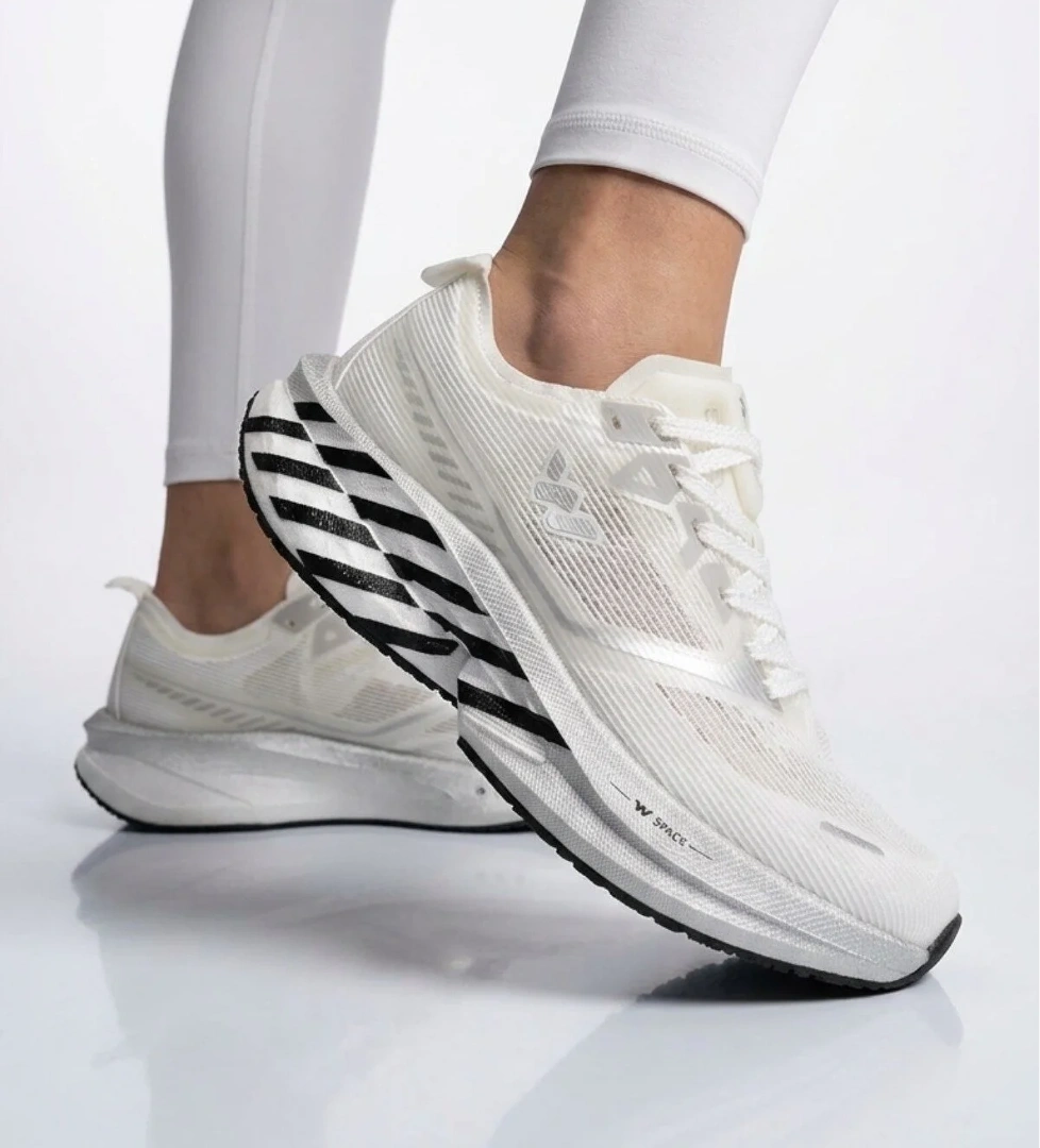 Walkway Beyaz-Gümüş Hafif Esnek Unisex Koşu Yürüyüş ve Spor Ayakkabı Space G
