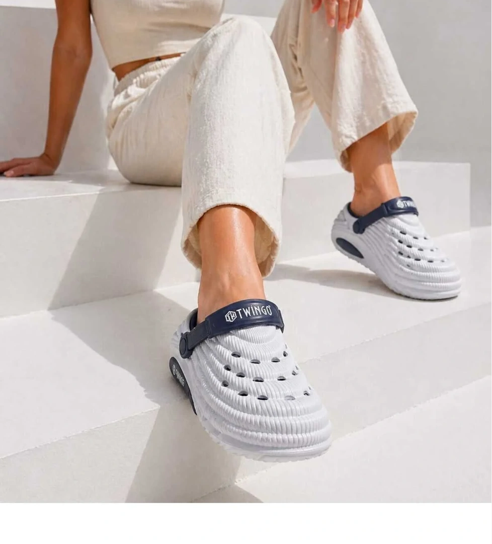 Slipcat Unisex Yazlık Terlik – Nefes Alabilir, Yumuşak Tabanlı, Ayarlanabilir Arka Bantlı Sandalet