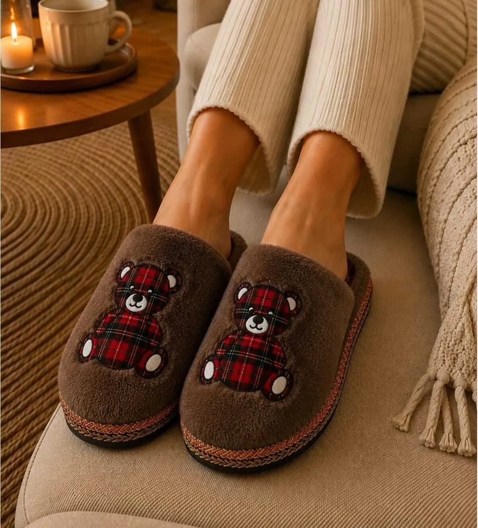 Slipcat Unisex, Ekose Desenli, Ayı Figürlü, Yumuşak, Peluş Kışlık Ev Terliği