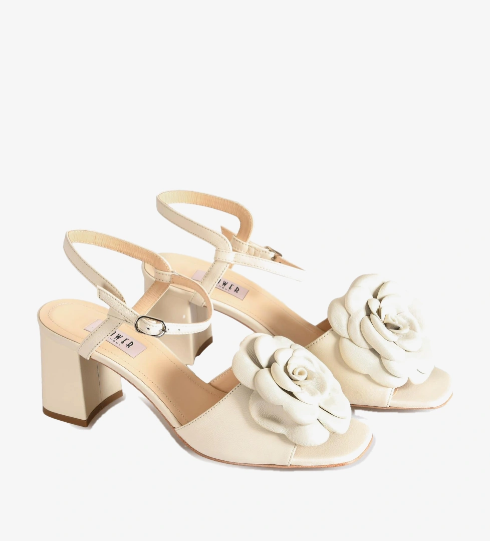 Flower Flower Deri Detayli