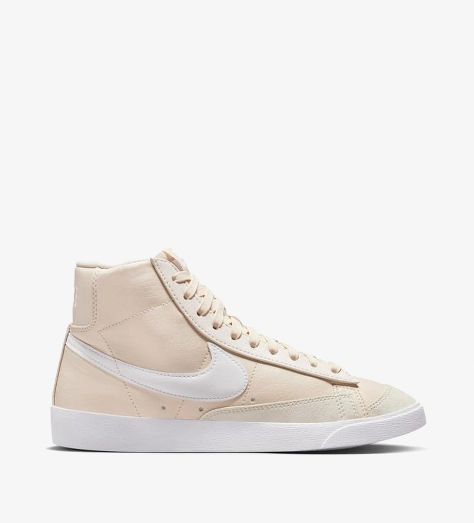 Nike Nike Blazer Mid '77 Next Nature Kadın Beyaz Spor Ayakkabı model görseli