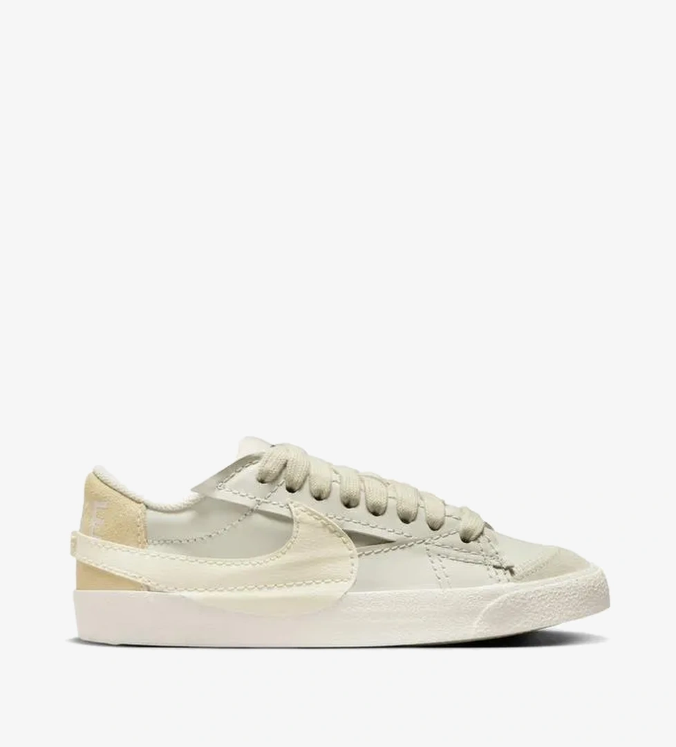 Nike Nike Blazer Low 77 Jumbo Kadın Krem Spor Ayakkabı model görseli