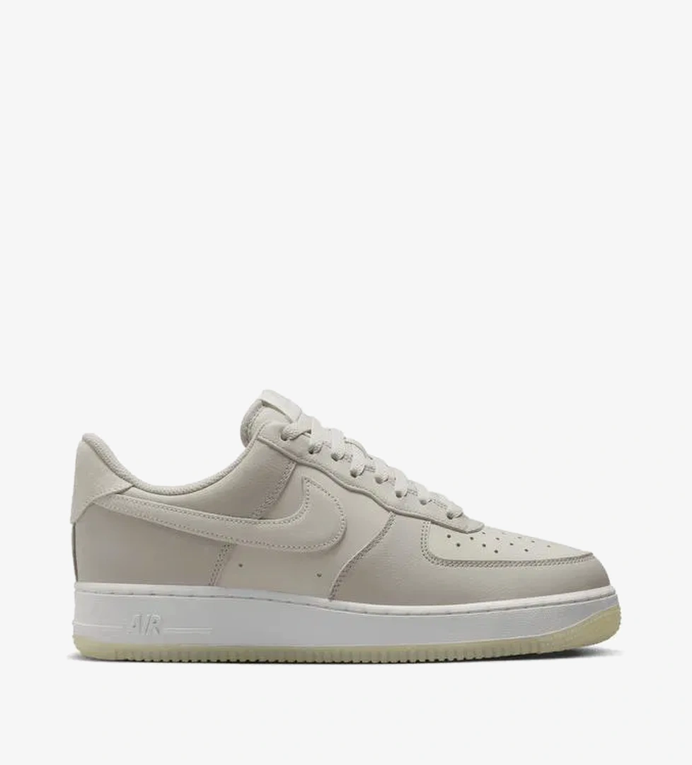 Nike Air Force 1 07 LV8 Erkek Krem Sneaker