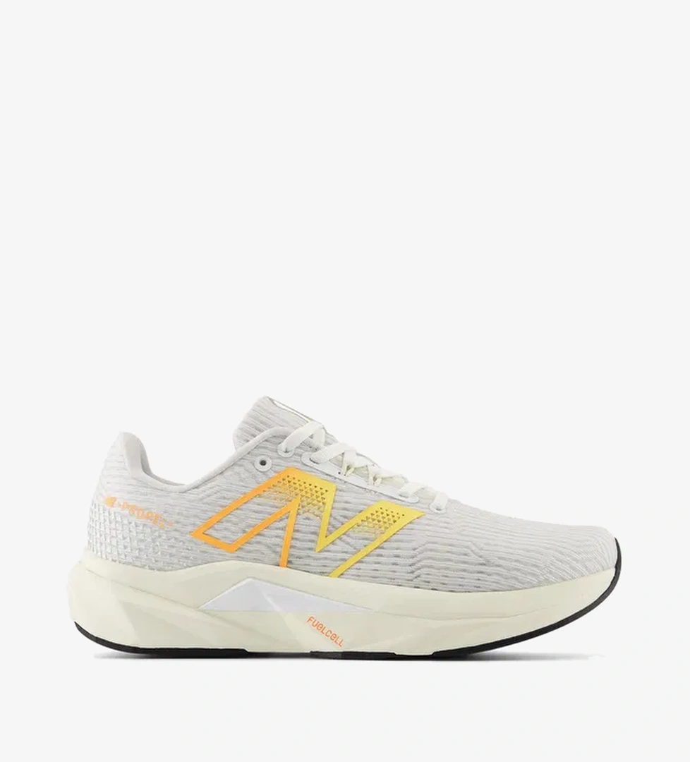 New Balance FuelCell Propel V5 Kadın Beyaz Koşu Ayakkabısı
