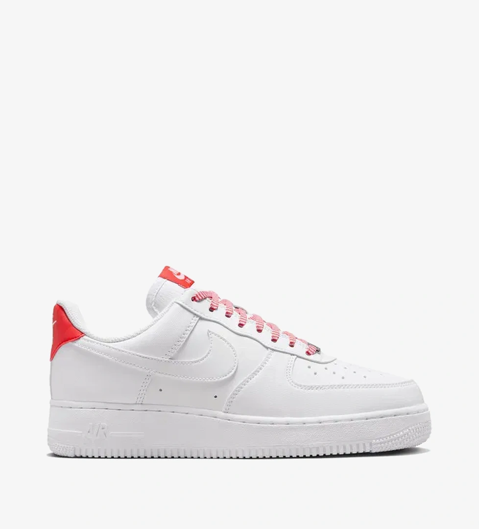 Nike Air Force 1 '07 Low 'Red Laces' Kadın Beyaz Sneaker - Görsel 1