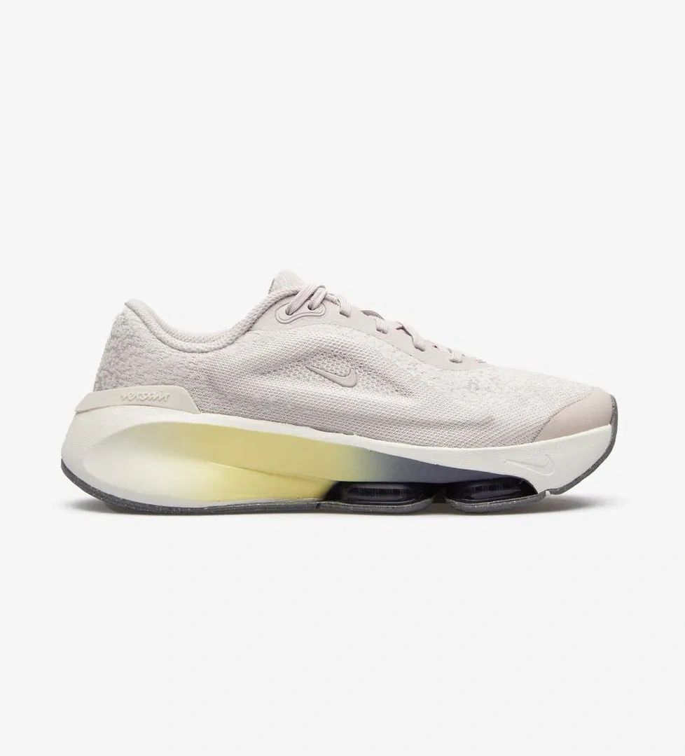 Nike Versair Kadın Pembe Antrenman Ayakkabısı - Görsel 1