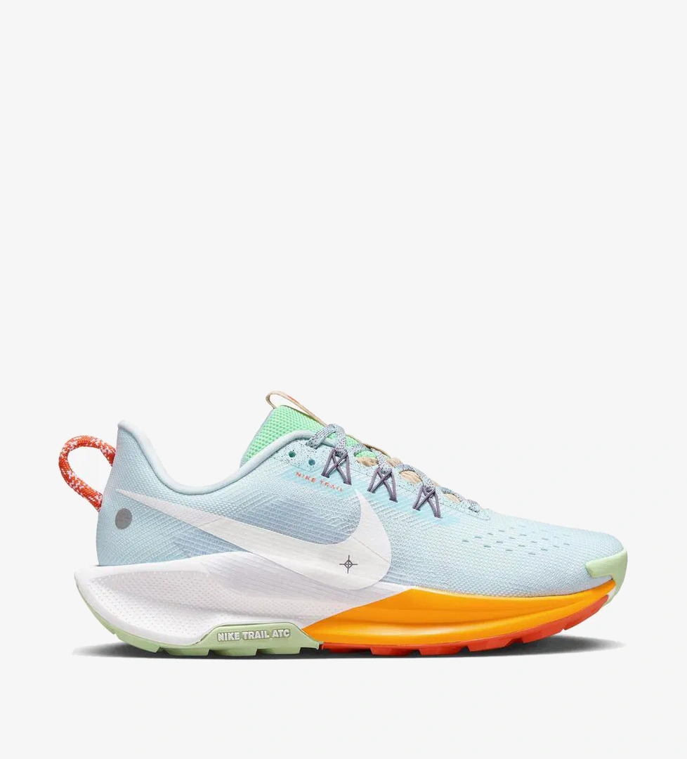 Nike Nike React Pegasus Trail 5 Kadın Mavi Koşu Ayakkabısı model görseli