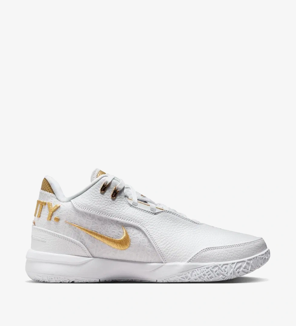 Nike Nike Zoom Lebron NXXT Erkek Beyaz Basketbol Ayakkabısı model görseli