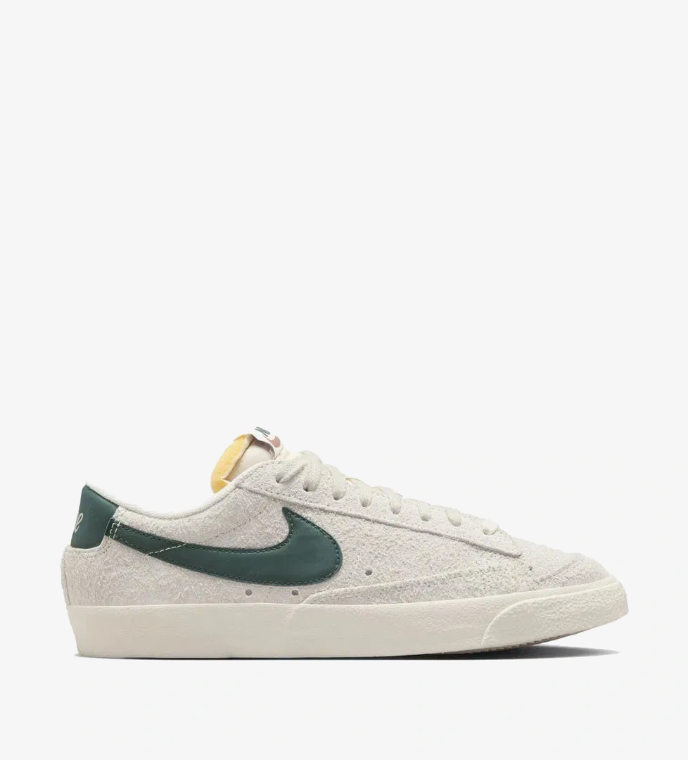 Nike Nike Blazer Low77 Kadın Bej  Spor Ayakkabı Intersport'ta! Bej - 1. görsel