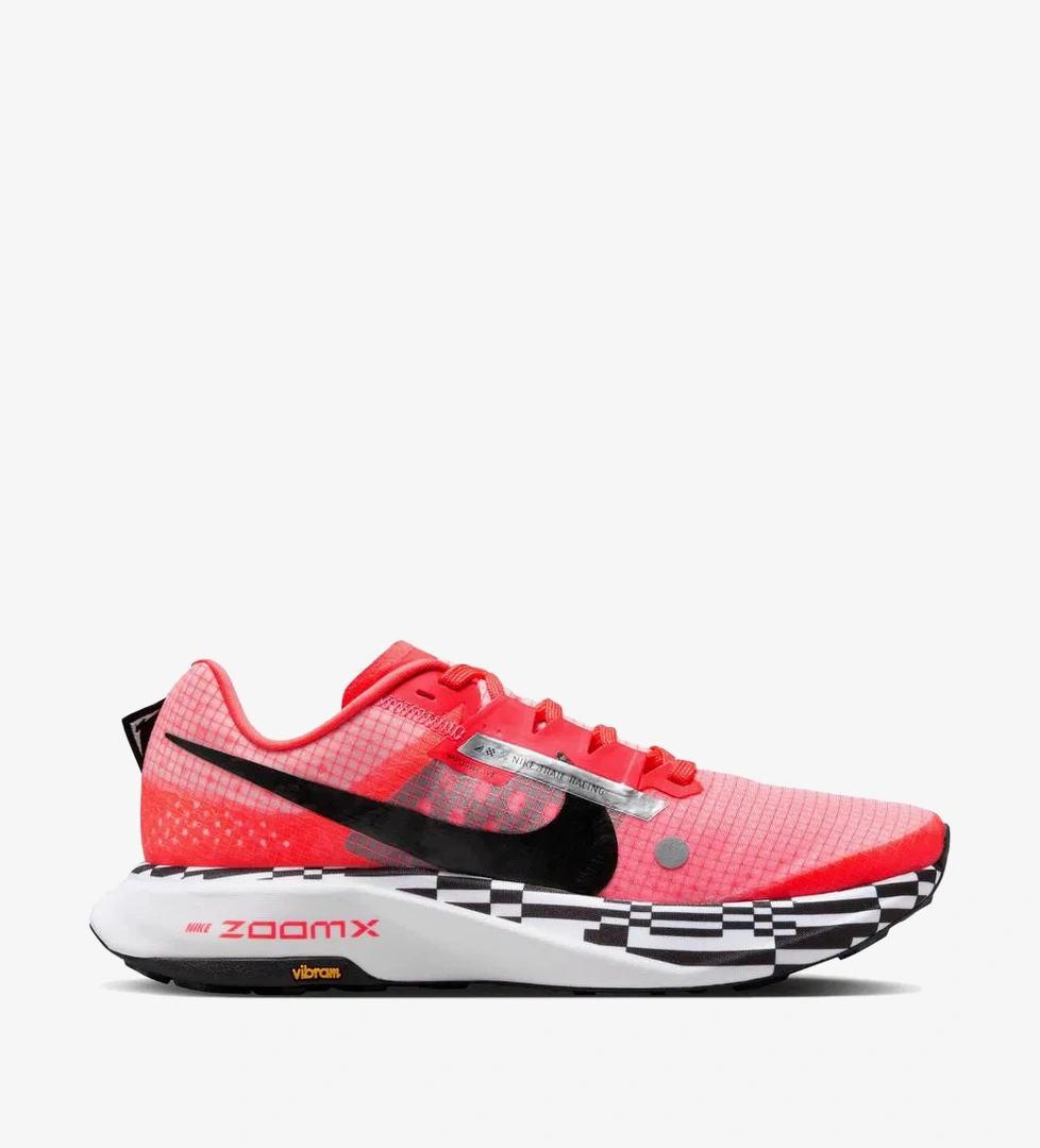 Nike ZoomX Ultrafly Kadın Kırmızı Koşu Ayakkabısı - Görsel 1