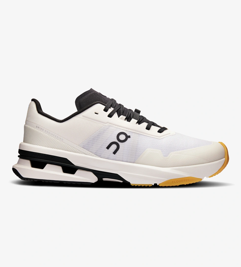 On Running On Cloudpulse Pro Erkek Beyaz Koşu Ayakkabısı model görseli