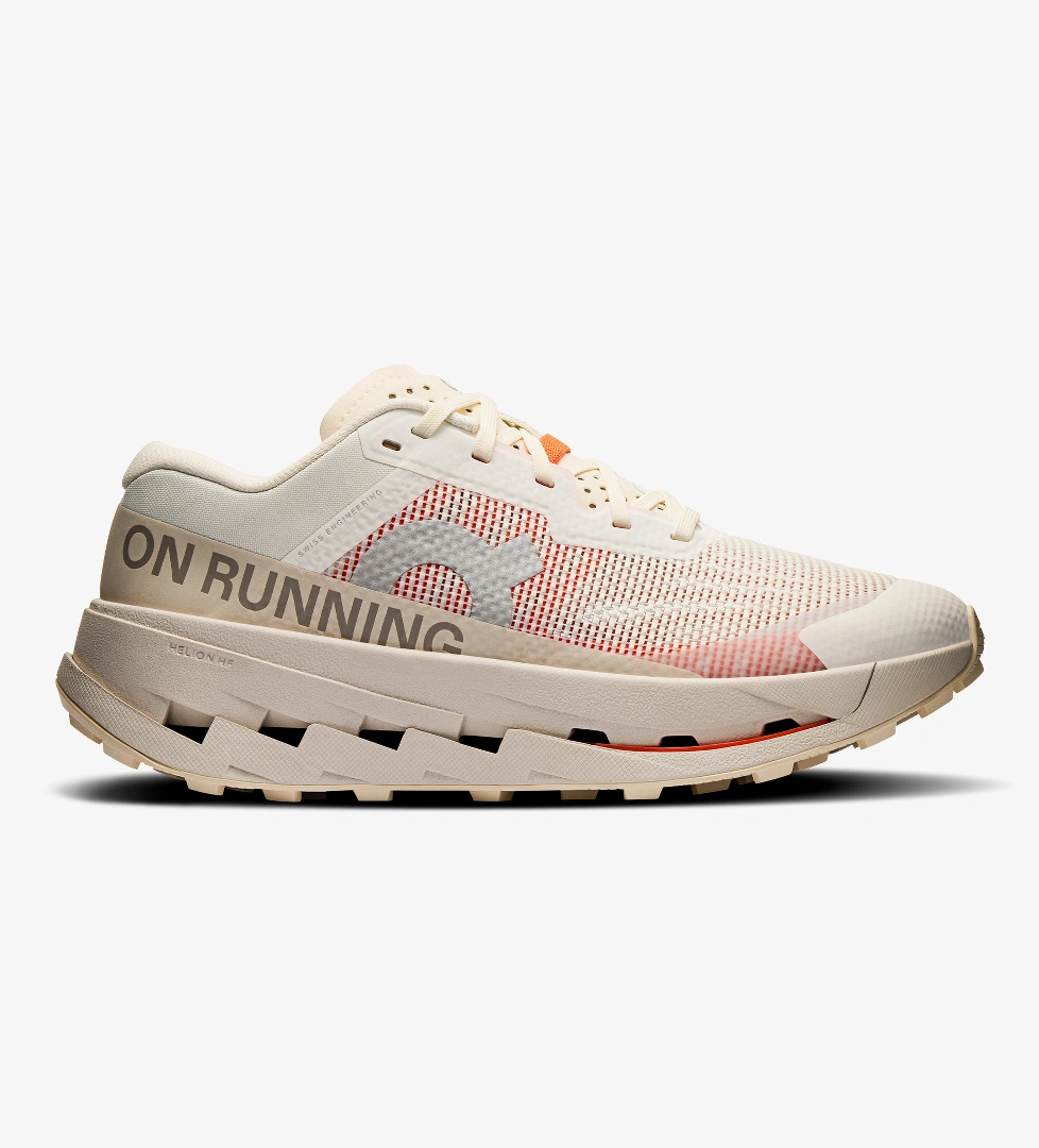 On Running On Cloudultra 3 Kadın Krem Koşu Ayakkabısı model görseli