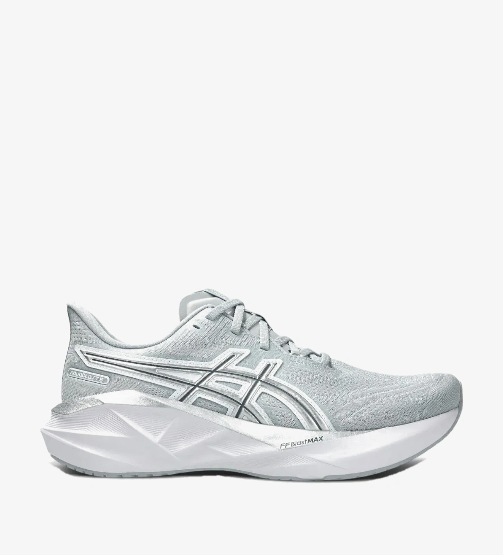 Asics Gri Asics Novablast 5