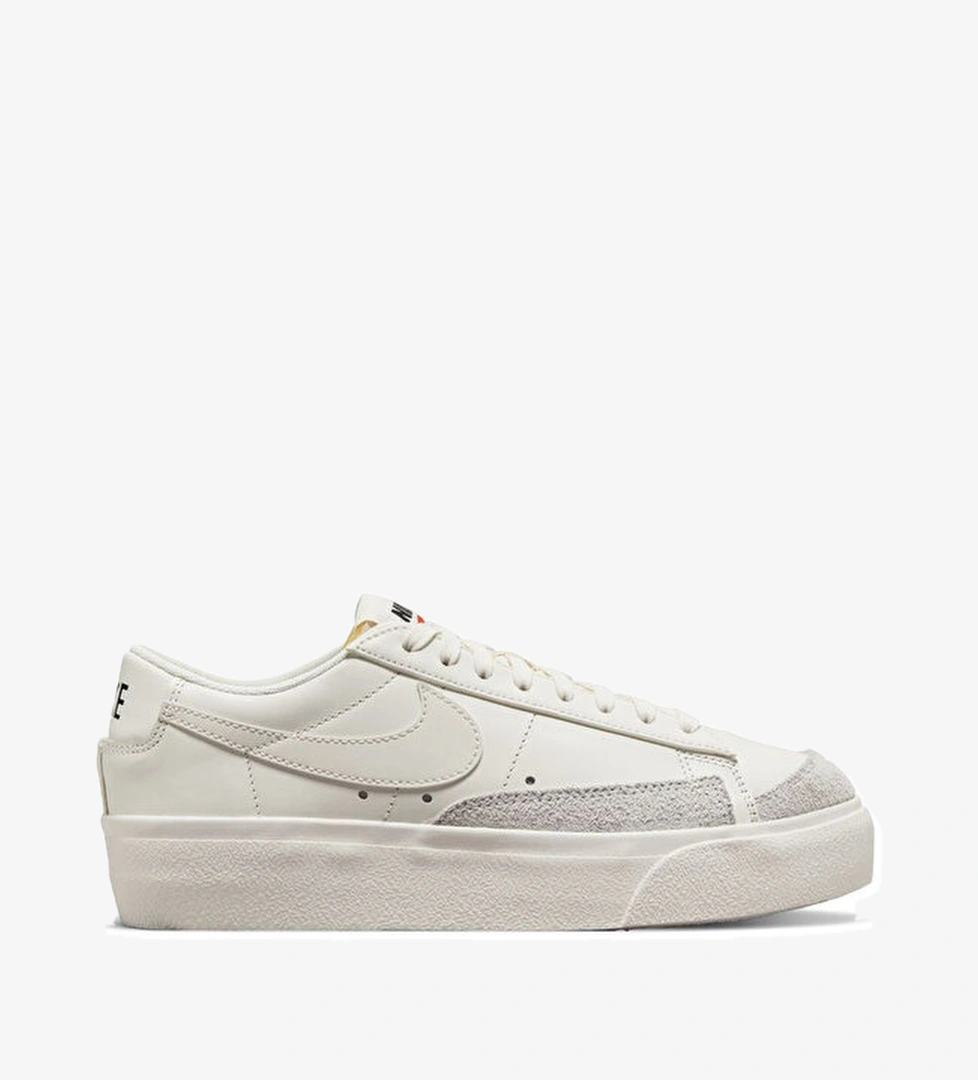 Nike Nike Ayakkabı Günlük Blazer Low Platform model görseli