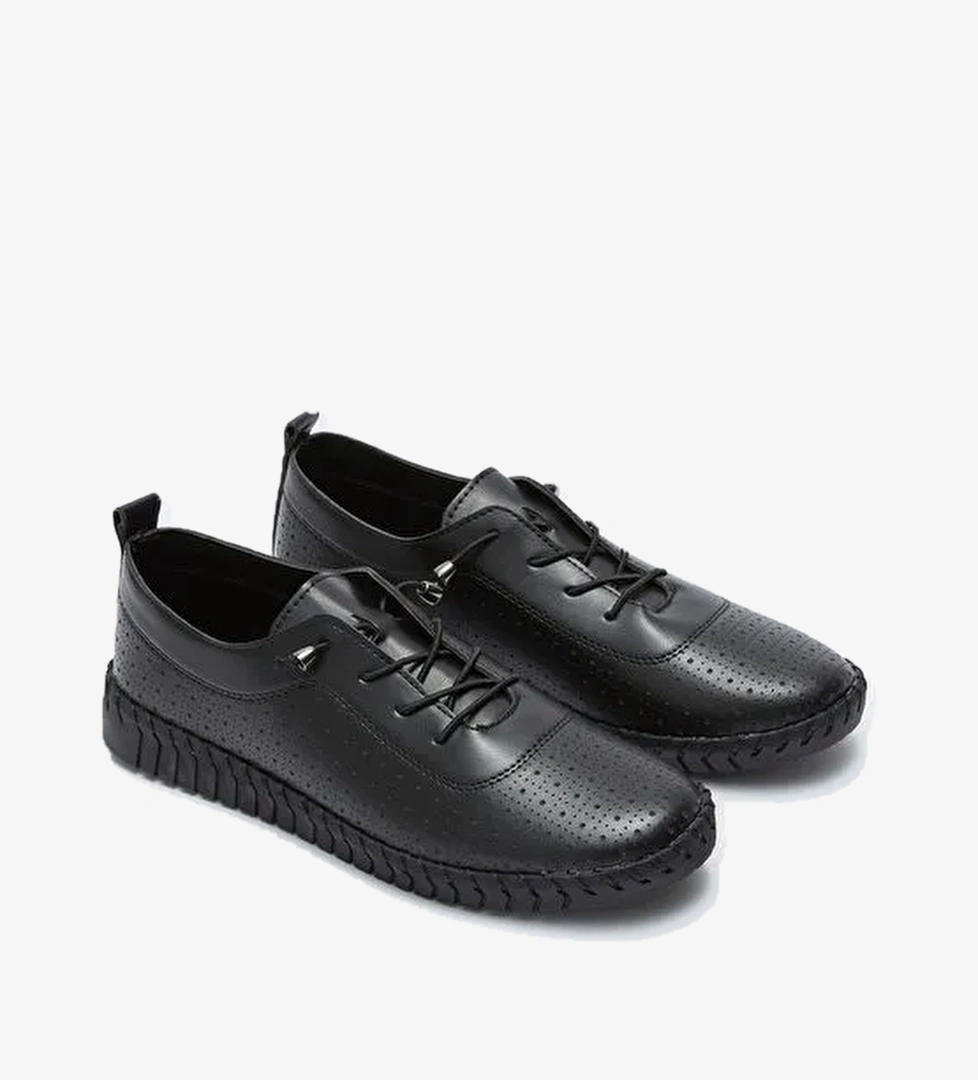 Esnek Lastikli Deri Görünümlü Kadın Klasik Ayakkabı - Görsel 1