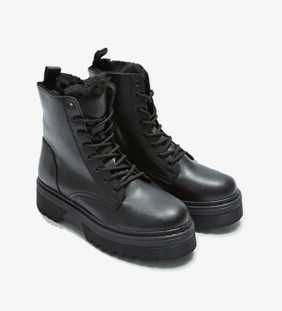 Lcw Steps Bağcıklı Kalın Taban Kadın Kar Botu model görseli