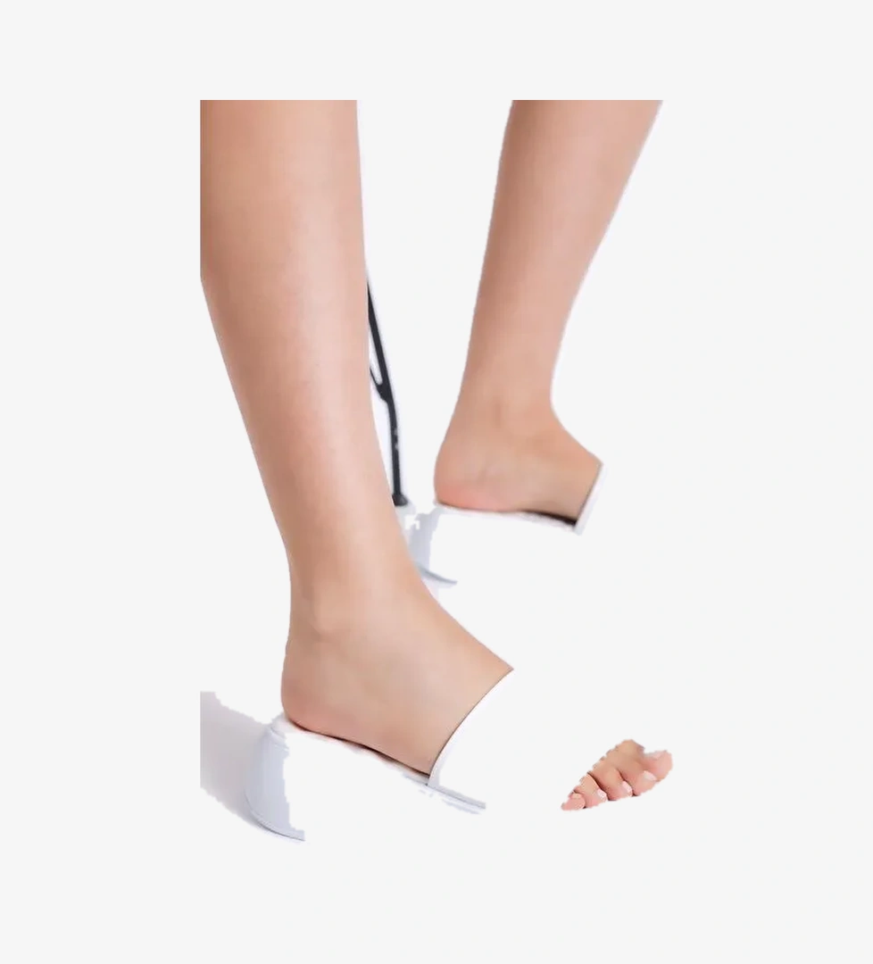 Tonny Black Kadın Beyaz Yüksek Taban Tek Bantlı Terlik model görseli