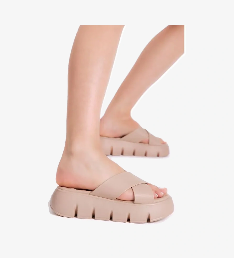 Kadın Krem Çapraz Bantlı Yüksek Taban Terlik - Görsel 1