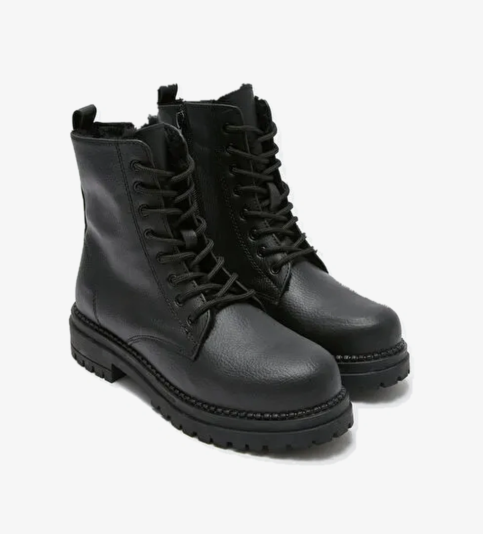 Lcw Steps Bağcıklı Deri Görünümlü Kadın Bot model görseli