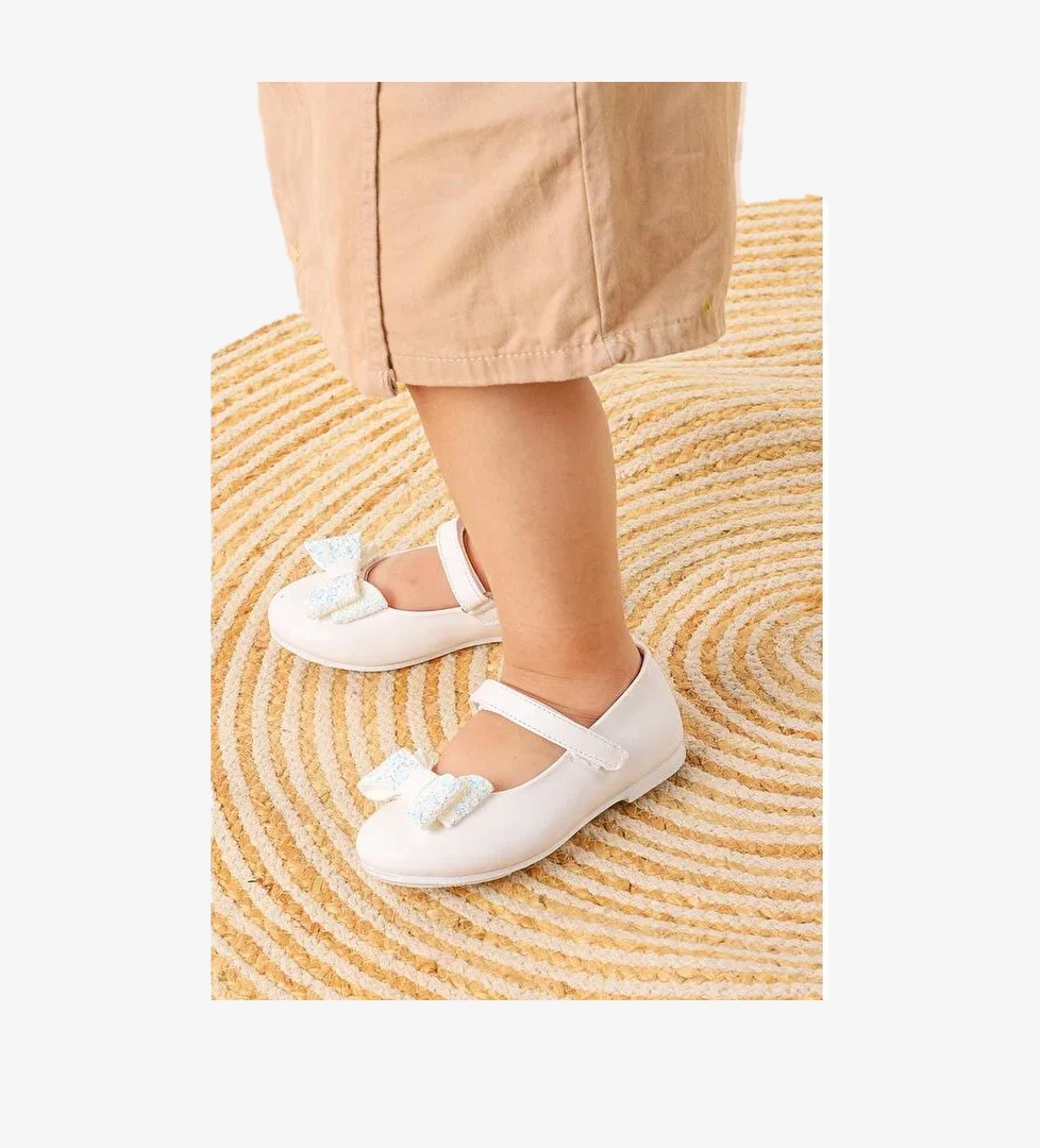 Kiko Kids Beyaz Kiko Kids Cirtli Fiyonklu Kız Çocuk Babet Ayakkabı Cilt