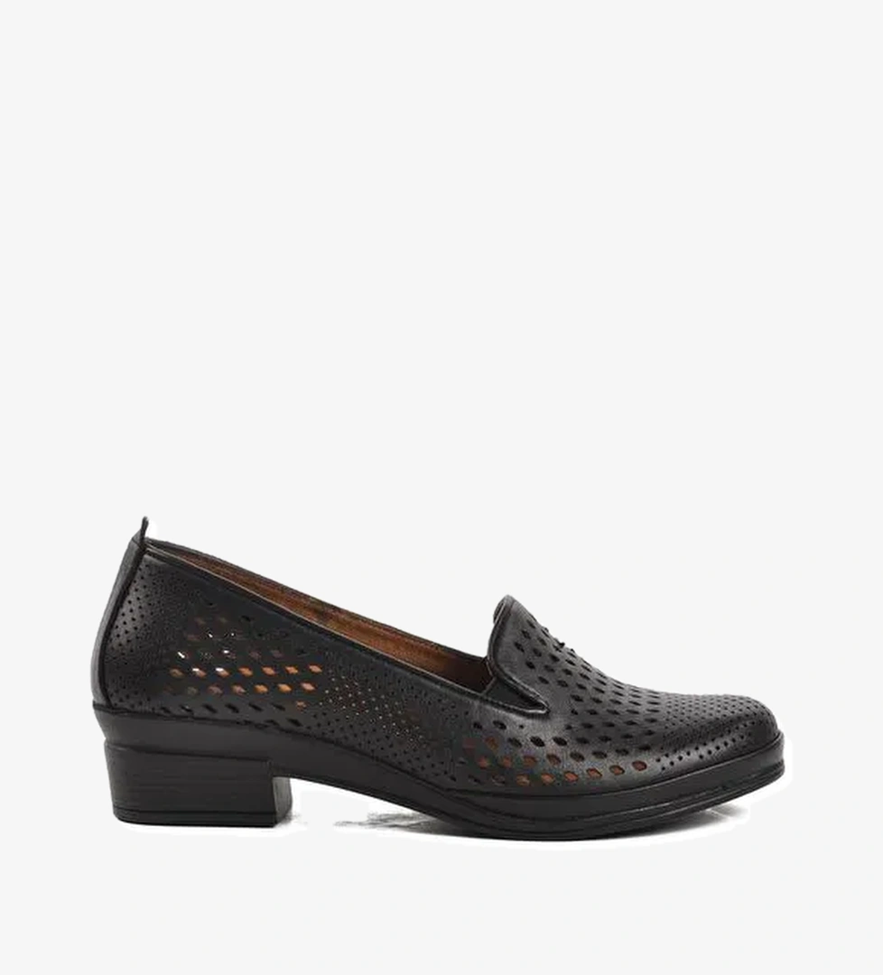 82 Siyah Hakiki Deri Kadın Günlük Ayakkabı