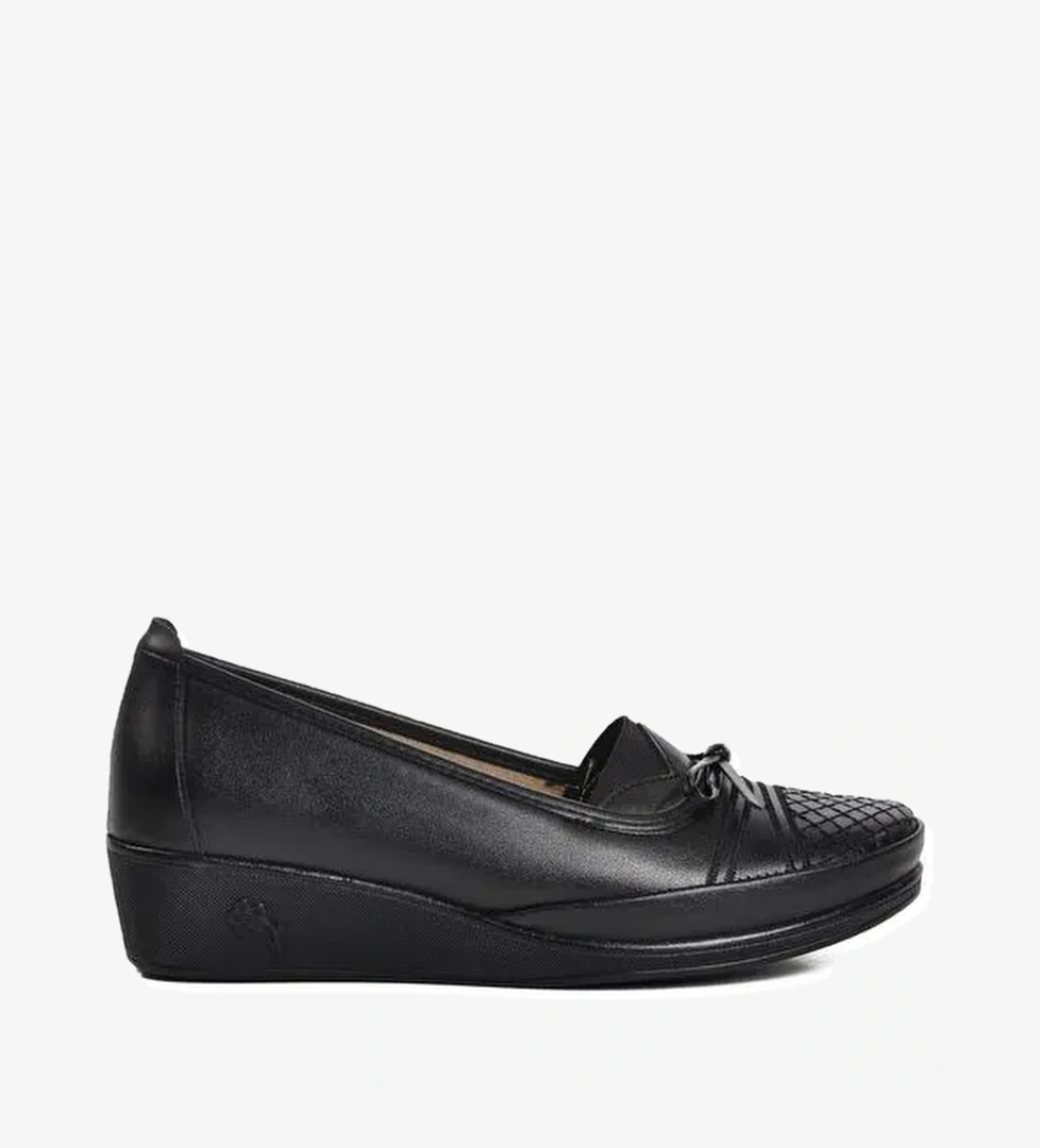 137 Siyah Hakiki Deri Kadın Günlük Ayakkabı - Görsel 1