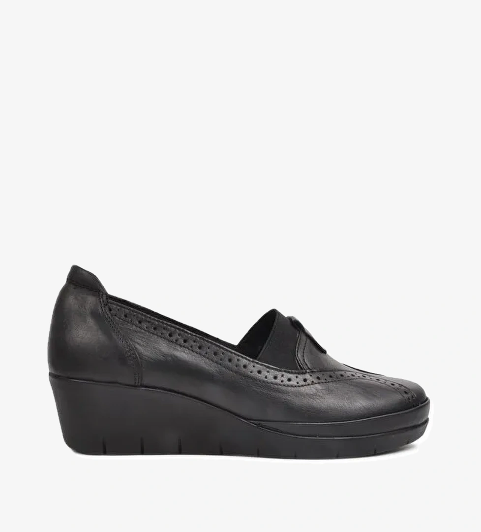 888 Siyah Kadın Hakiki Deri Günlük Ayakkabı