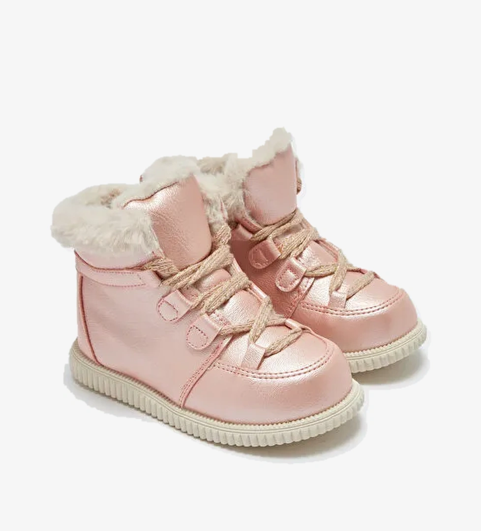 Deri Görünümlü Kız Bebek Bot - Görsel 1