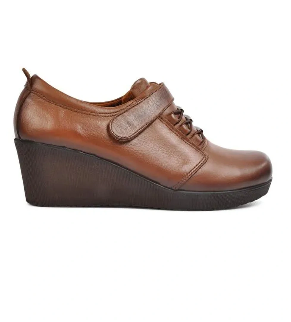 385 Kahverengi Kadın Hakiki Deri Dolgu Topuk Ayakkabı