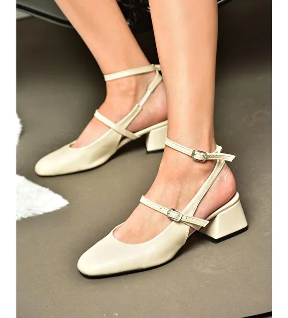 Bej Alçak Topuklu Kadın Ayakkabı