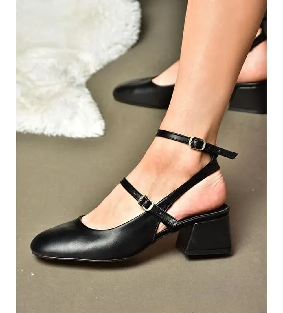 Siyah Alçak Topuklu Kadın Ayakkabı