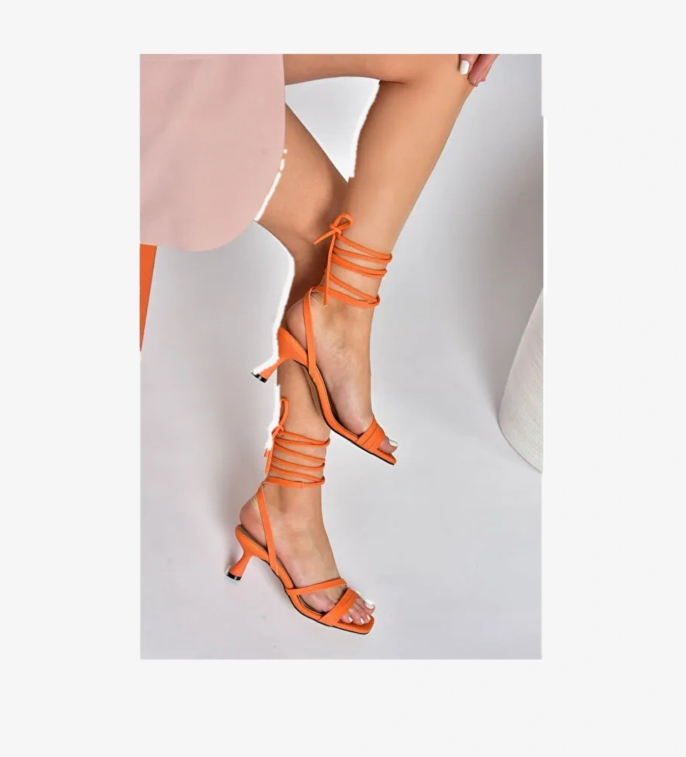 P404202209 Turuncu Bilek Bağlamalı Alçak Topuklu Kadın Ayakkabı