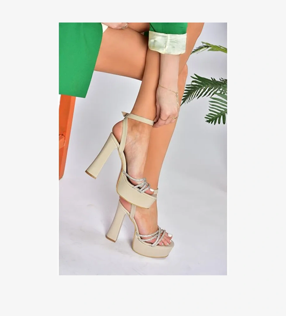 Fox Shoes P404560404 Bej Kumaş Platform Topuklu Kadın Abiye Ayakkabı model görseli