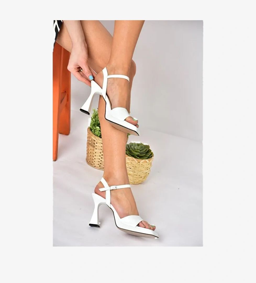 P282400409 Beyaz Kalın Topuklu Kadın Ayakkabı - Görsel 1