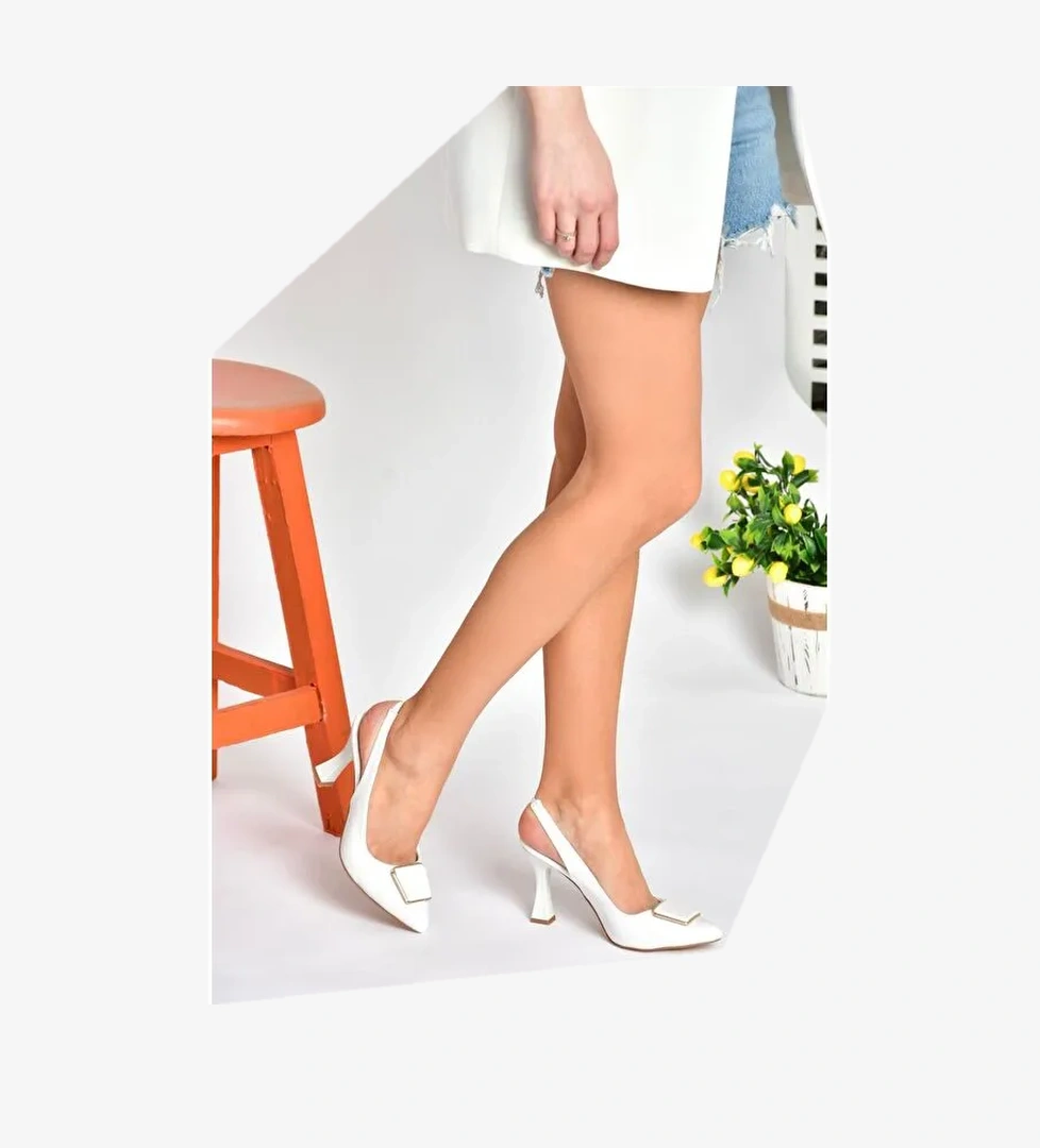 P250148209 Beyaz Tokalı Kalın Topuklu Kadın Ayakkabı