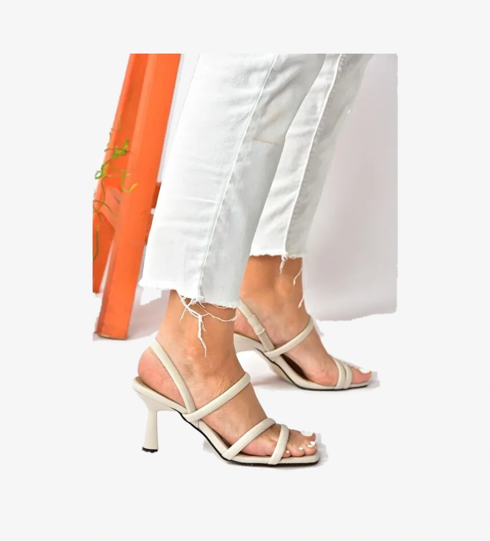 Bej İnce Topuklu Kadın Ayakkabı P404471009