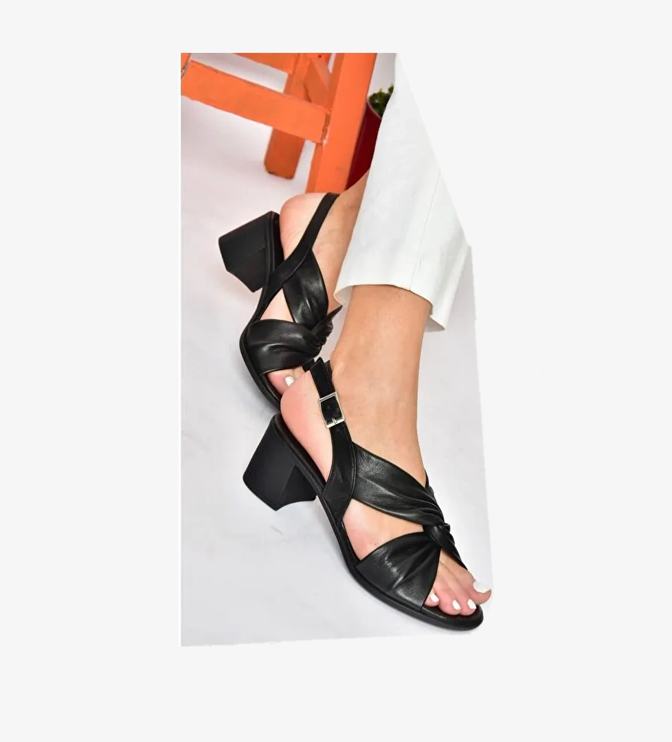 P555450103 Siyah Hakiki Deri Kalın Topuklu Kadın Ayakkabı - Görsel 1