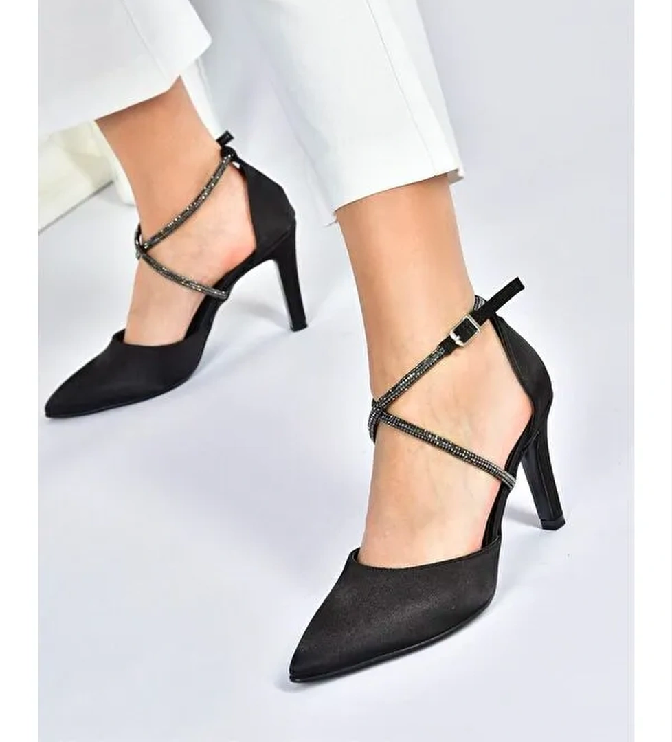Siyah Saten Kumaş Sivri Burun Kadın Topuklu Ayakkabı M246066704 - Görsel 1