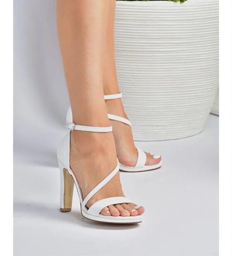 Beyaz Kalın Topuklu Kadın Ayakkabı M348072209