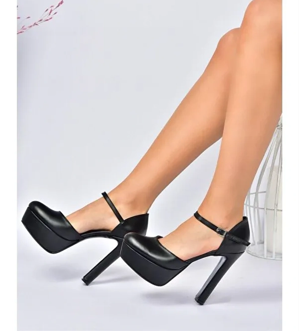 Fox Shoes Siyah Ten Platform Kalın Yüksek Topuklu Kadın Ayakkabı M246002109 model görseli