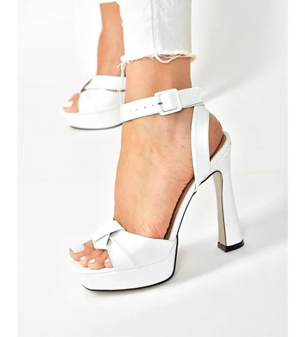 Fox Shoes Kalın Plaform Topuklu Kadın Ayakkabı K404080209 model görseli