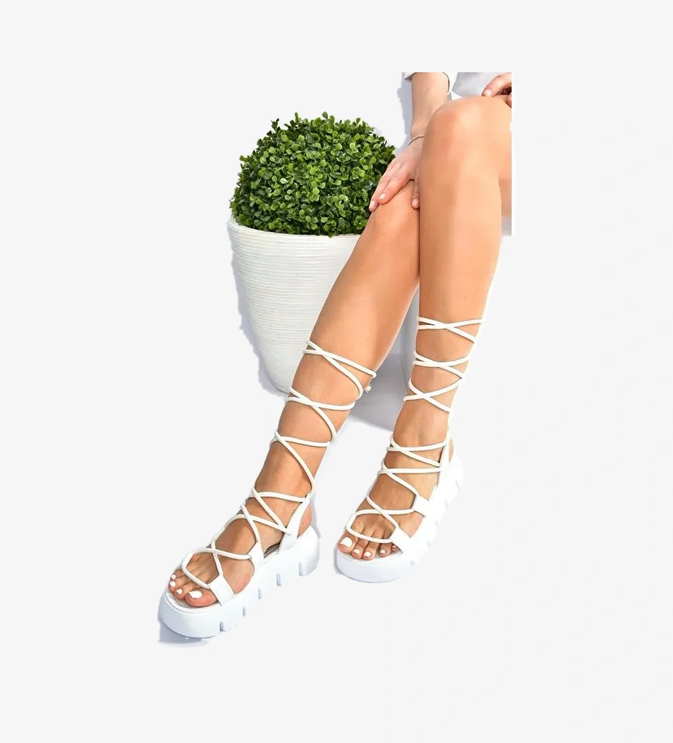 Beyaz Kalın Tabanlı Bilekten Bağlamalı Kadın Sandalet M267083009