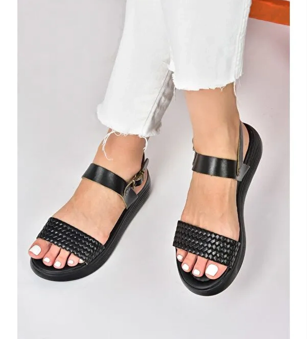 Siyah Hakiki Deri Örgü Modelli Günlük Kadın Sandalet M291053603 - Görsel 1