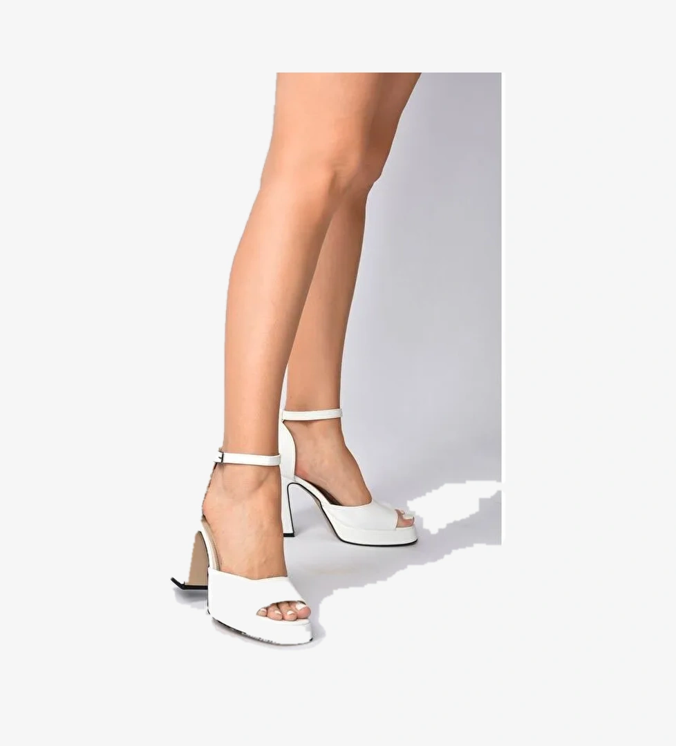 Fox Shoes Kalın Platform Topuklu Kadın Ayakkabı K404100209 model görseli