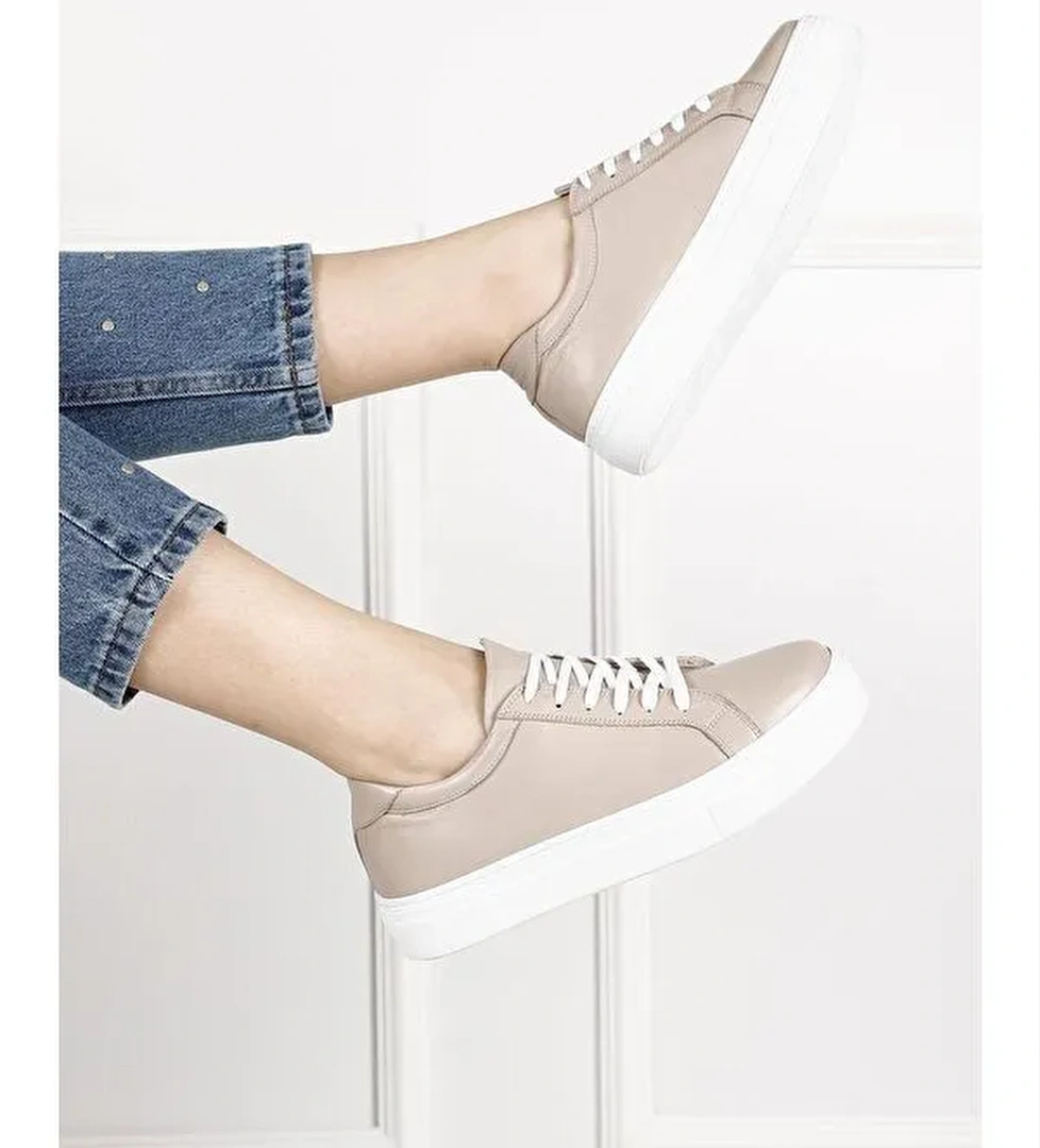 Hakiki Deri Yuvarlak Burun Dolgu Taban Bağcıklı Kadın Sneaker 24240 - Görsel 1