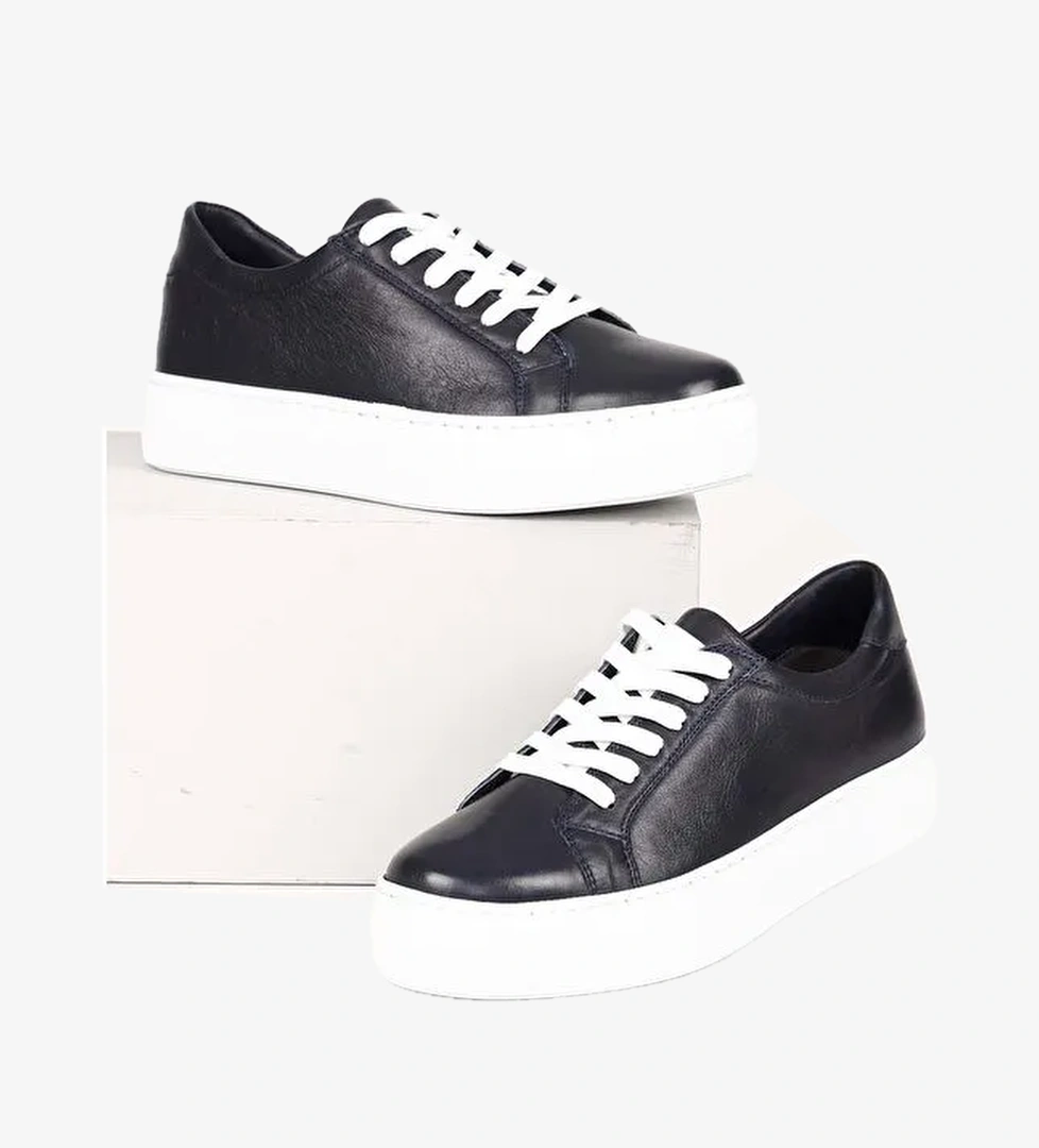 Hakiki Deri Yuvarlak Burun Dolgu Taban Bağcıklı Kadın Sneaker 24240 - Görsel 1