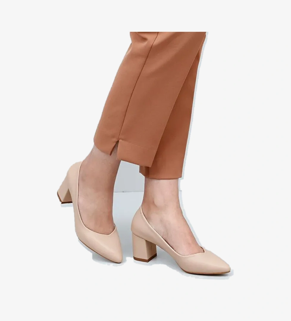 Sivri Burun Orta Kalın Topuklu Kadın Ayakkabı 38918 - Görsel 1