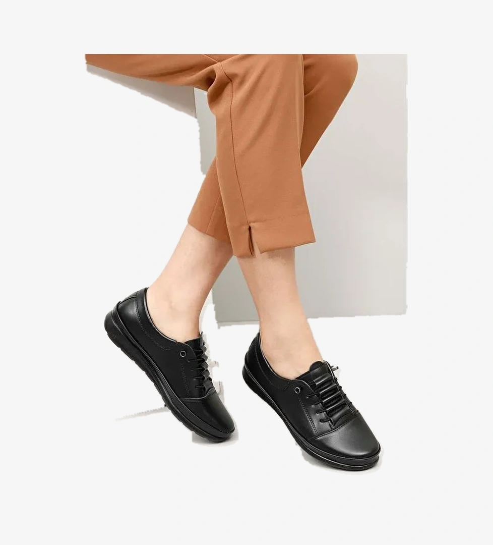 Yuvarlak Burun Kauçuk Taban Lastik Bağcıklı Kadın Günlük Ayakkabı 42129 - Görsel 1