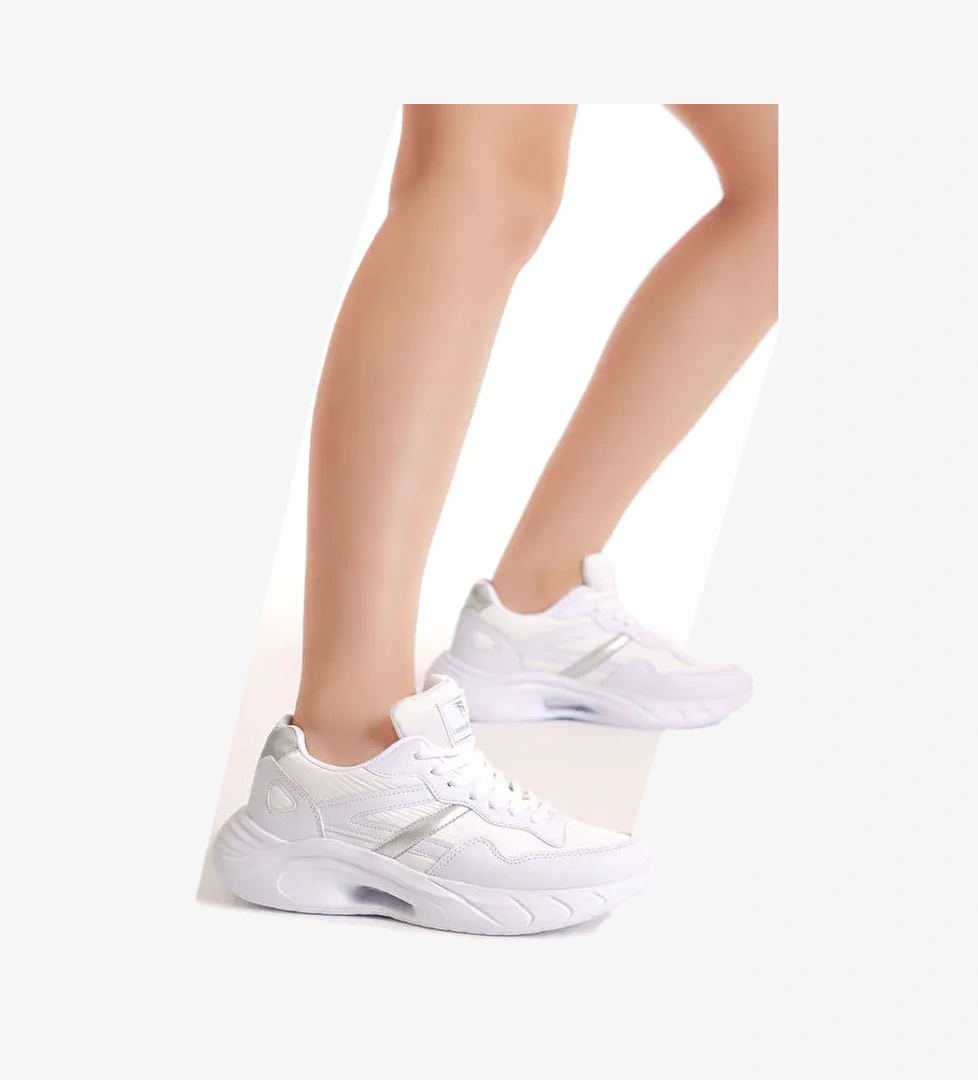 Kadın Beyaz Faylon Taban Şeritli Bağcıklı Spor Ayakkabı